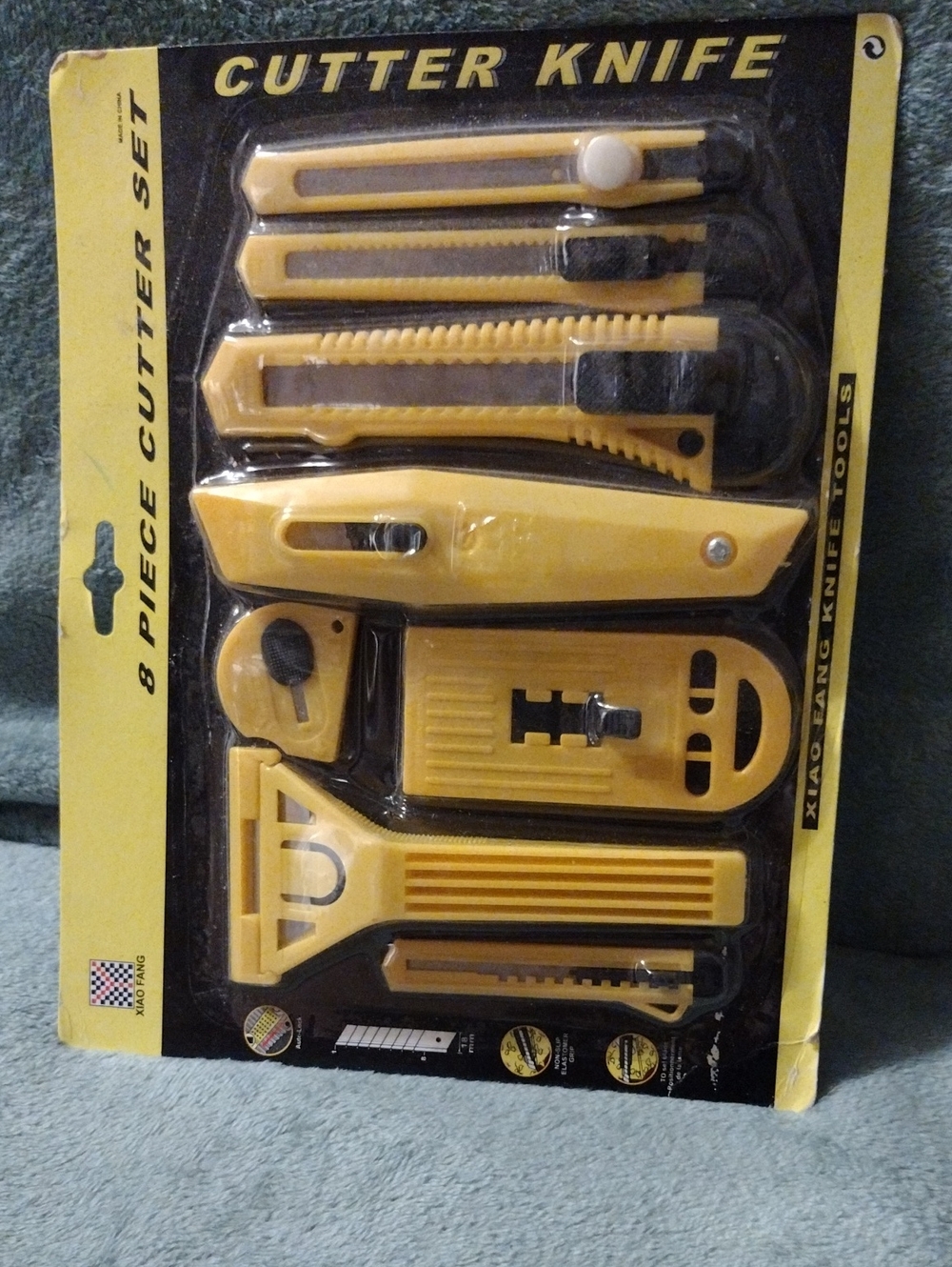 Yellow 8-Piece Utility Cutter Knife Set